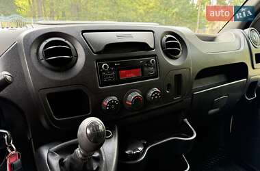 Грузовой фургон Renault Master 2016 в 
