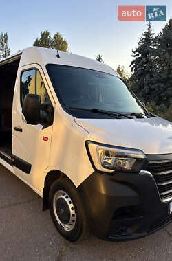 Грузовой фургон Renault Master 2020 в 