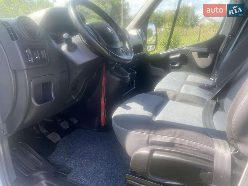 Грузовой фургон Renault Master 2016 в Ровно