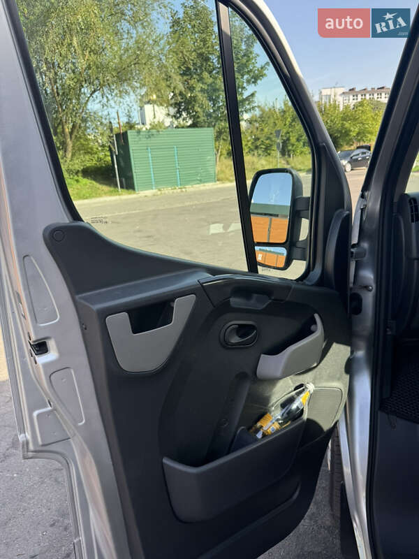 Микроавтобус Renault Master 2017 в Львове