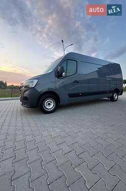 Грузовой фургон Renault Master 2022 в 