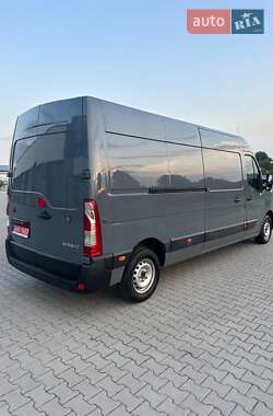 Грузовой фургон Renault Master 2022 в 