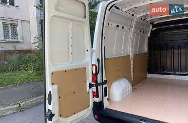 Грузовой фургон Renault Master 2018 в 