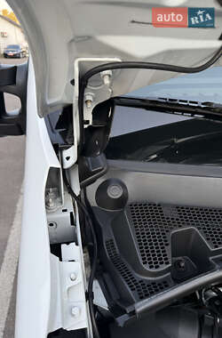 Грузовой фургон Renault Master 2021 в 