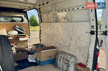 Грузовой фургон Renault Master 2006 в 
