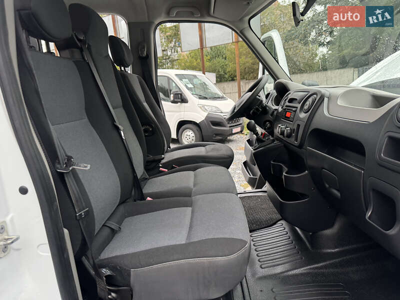 Грузовой фургон Renault Master 2015 в Ровно