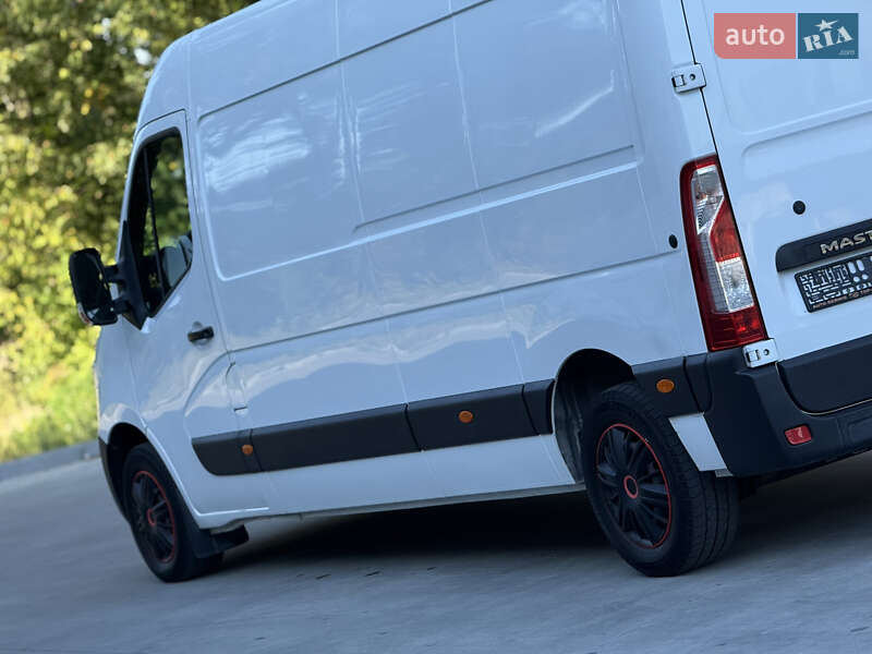 Грузовой фургон Renault Master 2017 в Дрогобыче