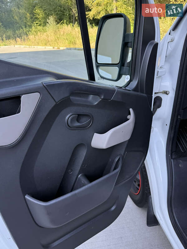 Грузовой фургон Renault Master 2017 в Дрогобыче