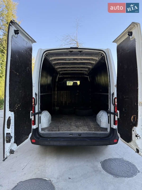 Грузовой фургон Renault Master 2017 в Дрогобыче