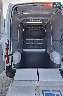 Грузовой фургон Renault Master 2021 в 