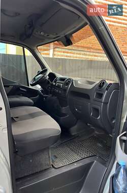 Грузовой фургон Renault Master 2011 в 