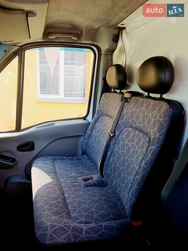 Грузовой фургон Renault Master 2008 в Гореничах