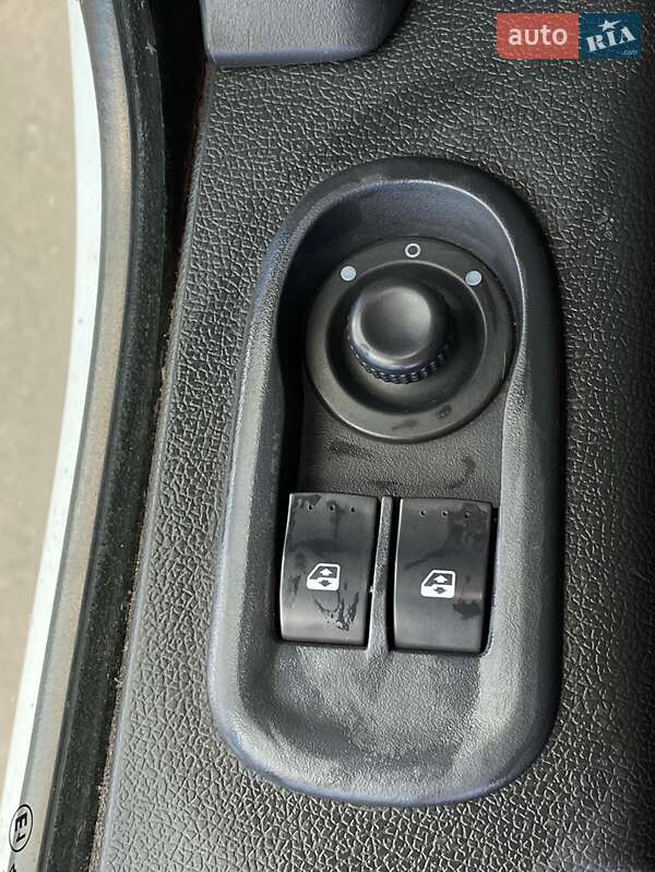 Автовоз Renault Master 2016 в Ровно