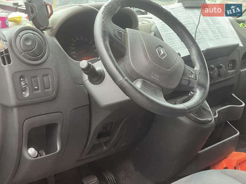 Грузовой фургон Renault Master 2012 в Ровно