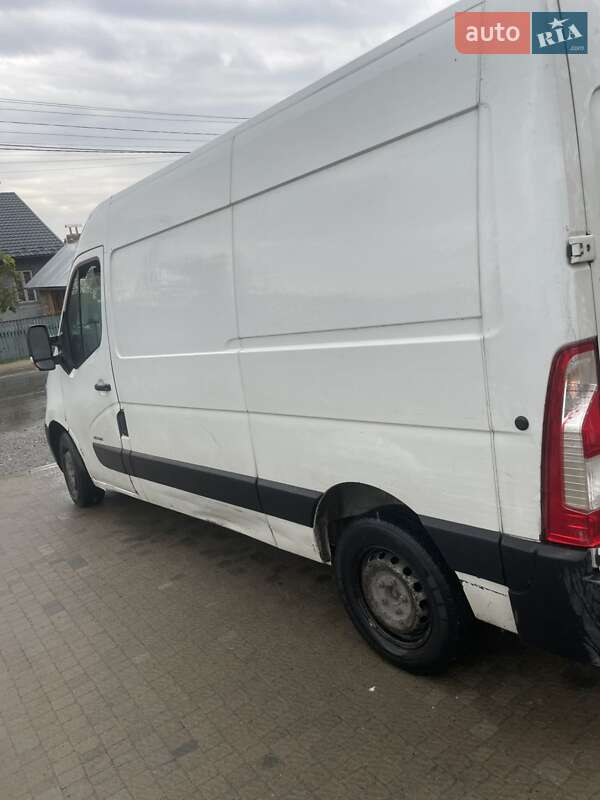 Грузовой фургон Renault Master 2012 в Ровно