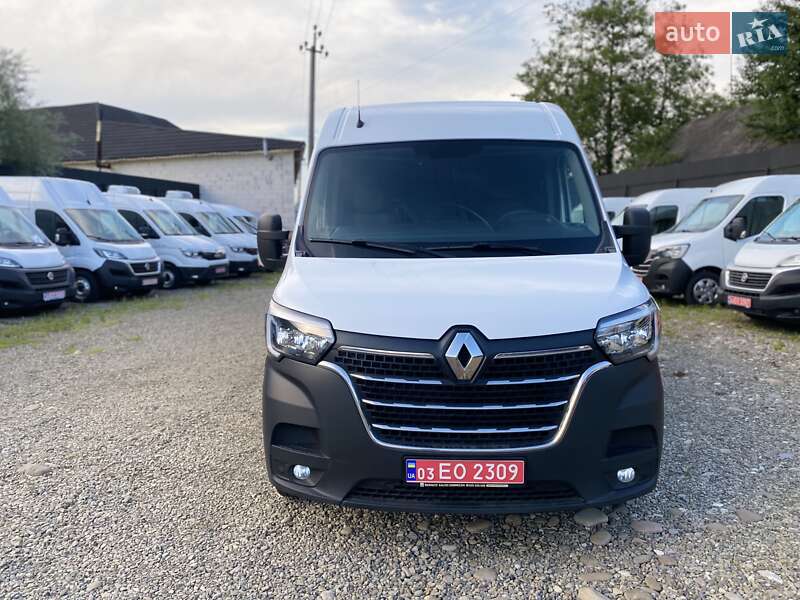 Грузовой фургон Renault Master 2022 в Хусте