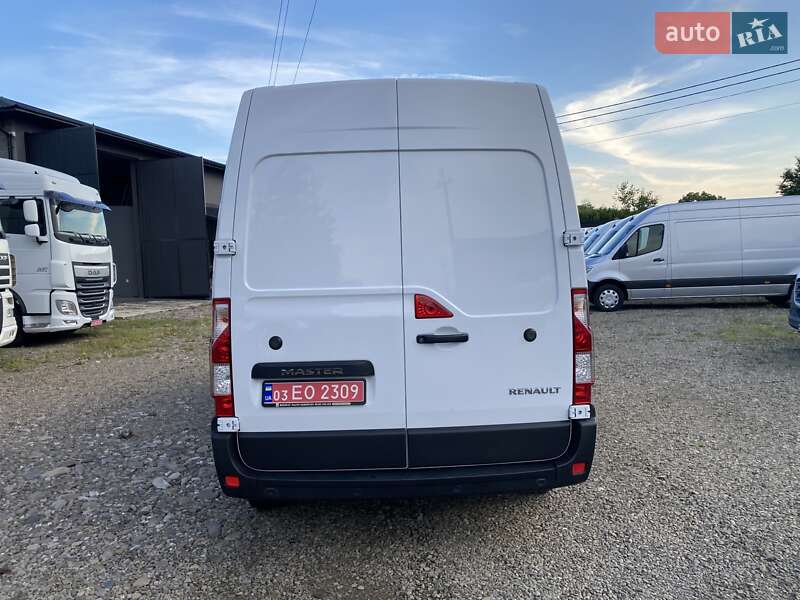 Грузовой фургон Renault Master 2022 в Хусте