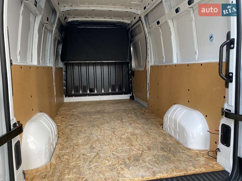 Грузовой фургон Renault Master 2022 в Хусте