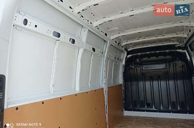 Грузовой фургон Renault Master 2021 в 