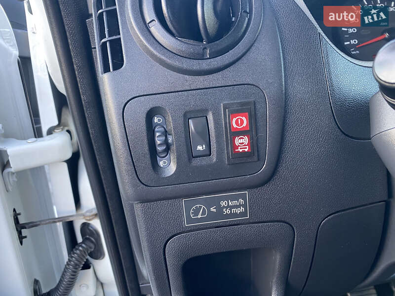 Автовоз Renault Master 2017 в Луцке