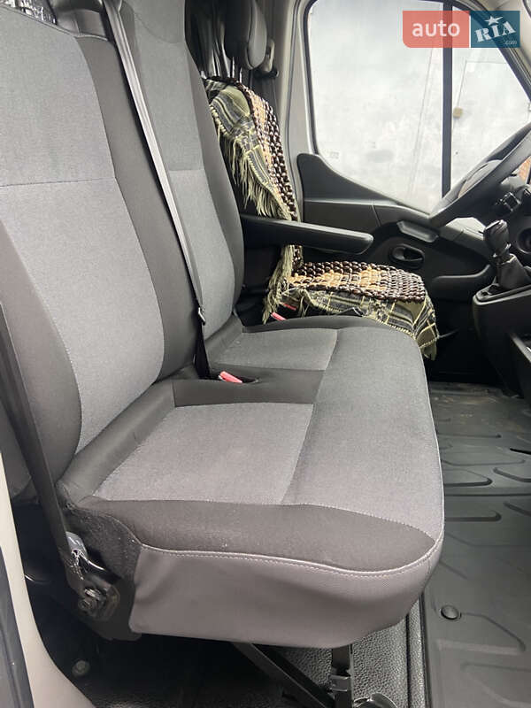 Вантажний фургон Renault Master 2020 в Хмельницькому