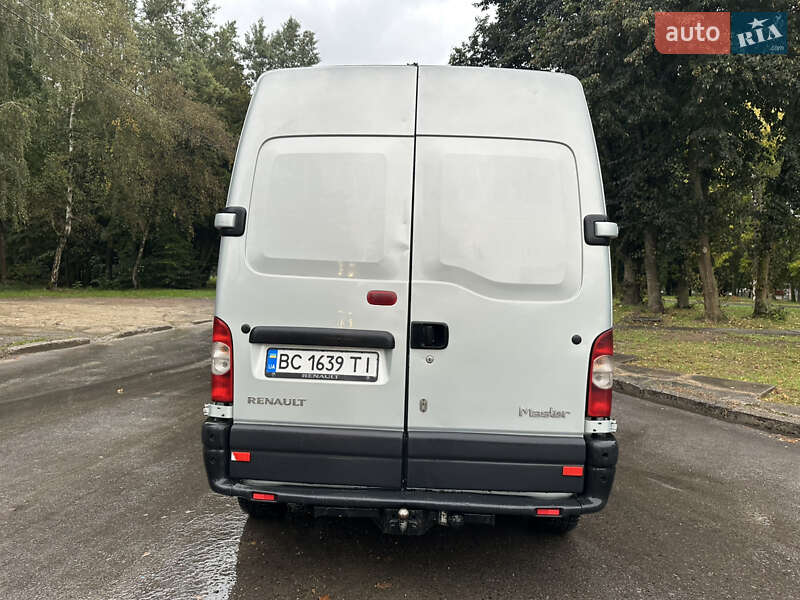 Грузовой фургон Renault Master 2006 в Новояворовске