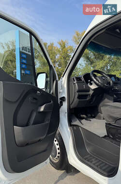 Грузовой фургон Renault Master 2024 в 