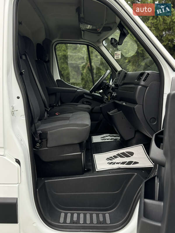 Грузовой фургон Renault Master 2021 в Дубно