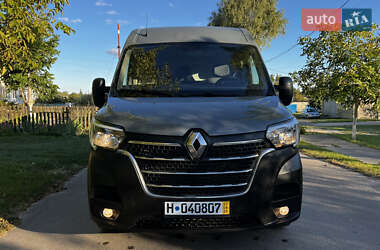 Грузовой фургон Renault Master 2022 в 