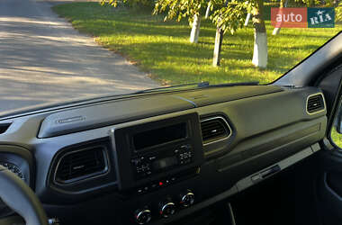 Грузовой фургон Renault Master 2022 в 