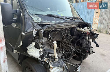 Грузовой фургон Renault Master 2012 в 