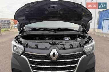 Грузовой фургон Renault Master 2023 в 