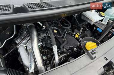 Грузовой фургон Renault Master 2023 в 