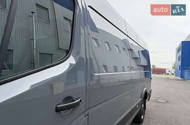 Грузовой фургон Renault Master 2023 в 