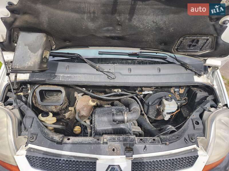 Грузовой фургон Renault Master 2004 в Сваляве