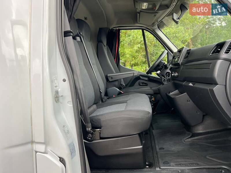 Тентованый Renault Master 2022 в Киеве