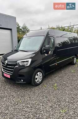 Грузовой фургон Renault Master 2023 в 