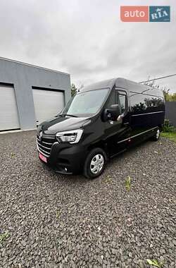 Грузовой фургон Renault Master 2023 в 