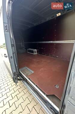 Грузовой фургон Renault Master 2023 в 