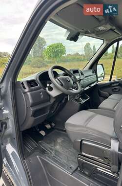 Грузовой фургон Renault Master 2023 в 