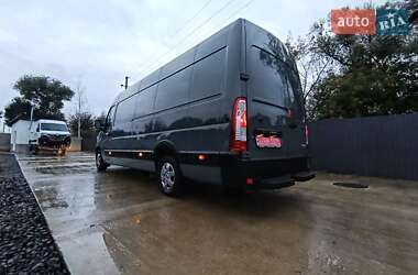 Грузовой фургон Renault Master 2023 в 