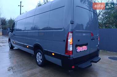 Грузовой фургон Renault Master 2023 в 
