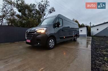 Грузовой фургон Renault Master 2023 в 
