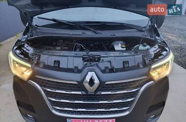 Грузовой фургон Renault Master 2023 в 