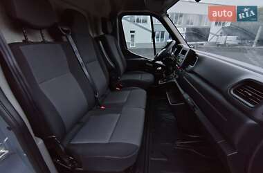 Грузовой фургон Renault Master 2023 в 