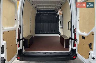 Грузовой фургон Renault Master 2020 в 