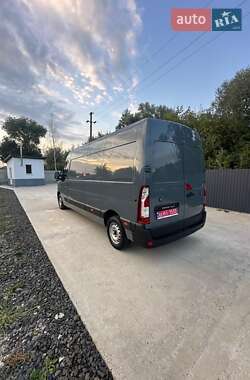 Грузовой фургон Renault Master 2022 в 