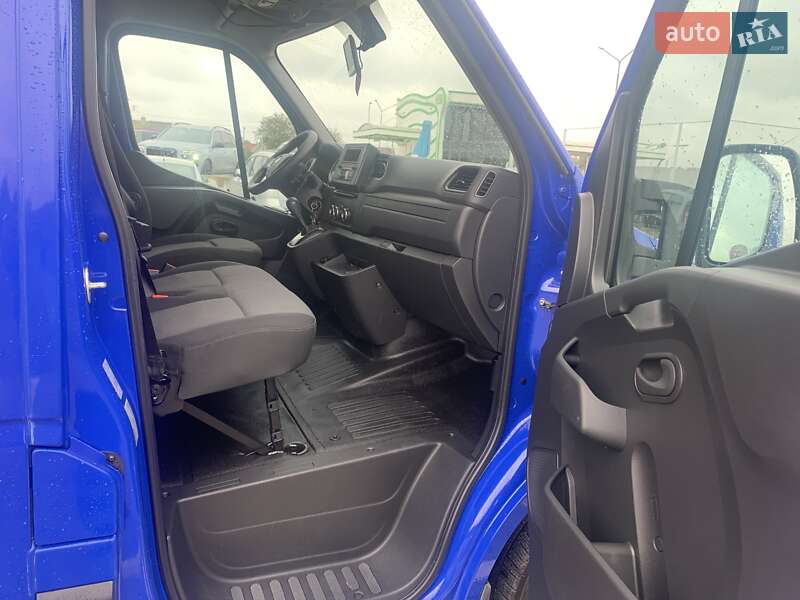 Вантажний фургон Renault Master 2021 в Нововолинську
