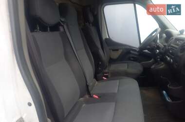 Грузовой фургон Renault Master 2012 в 