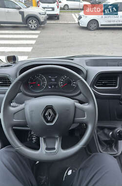 Грузовой фургон Renault Master 2023 в 